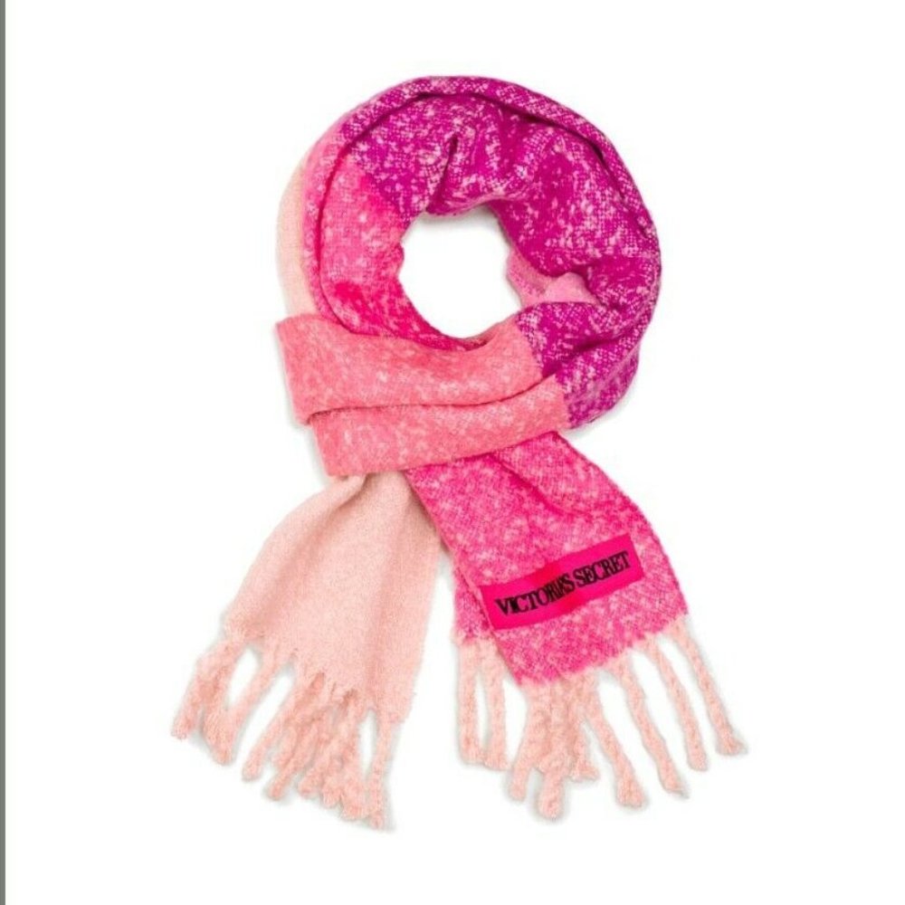 Victoria’s Secret Plush Scarf Blush Colorblock